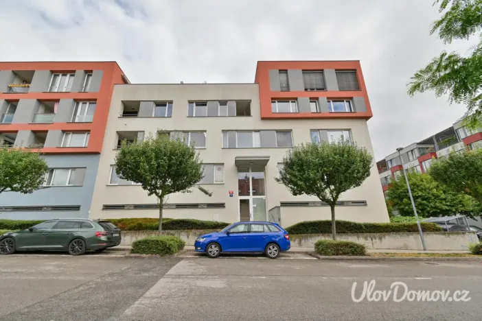 Prodej bytu 1+kk, Praha - Prosek, Nad šestikopy, 37 m2