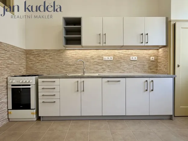 Pronájem bytu 1+1, Brno, Čápkova, 43 m2