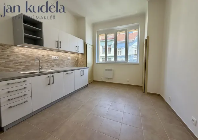 Pronájem bytu 1+1, Brno, Čápkova, 43 m2