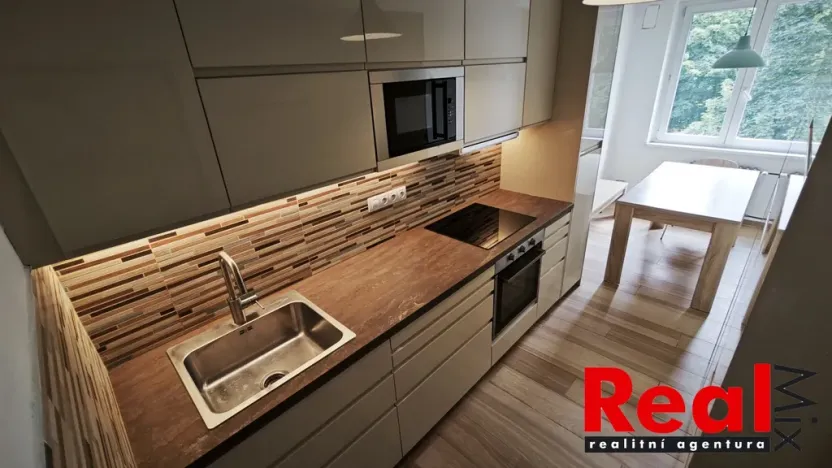 Pronájem bytu 5+1, Brno - Židenice, Bořetická, 97 m2