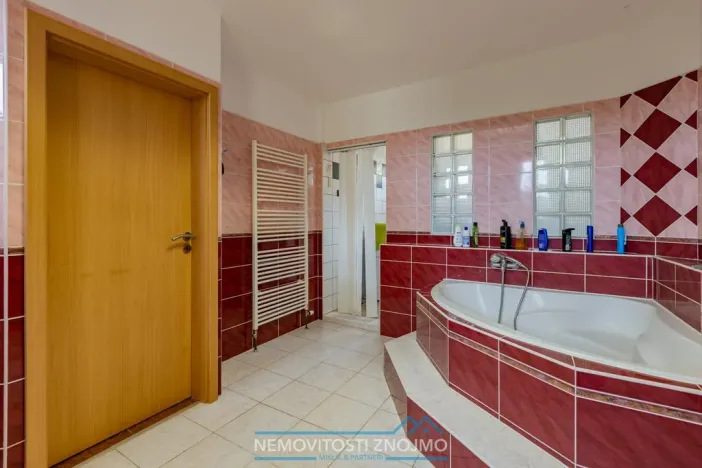 Prodej rodinného domu, Znojmo, Gagarinova, 229 m2