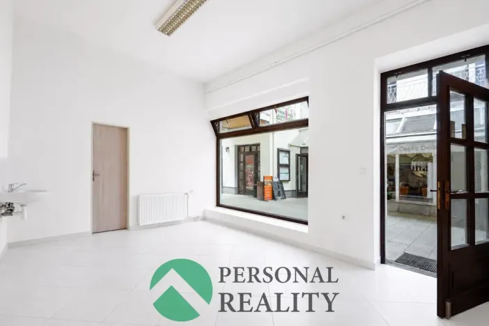Pronájem obchodního prostoru, Mariánské Lázně, Hlavní třída, 22 m2
