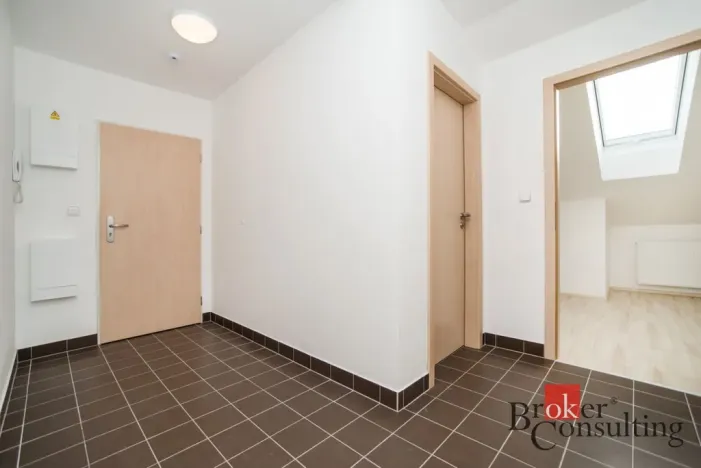 Pronájem bytu 2+kk, Kladno - Kročehlavy, Generála Selnera, 66 m2
