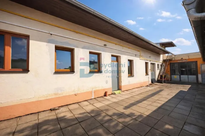 Prodej výrobních prostor, Prostějov, Husovo nám., 416 m2