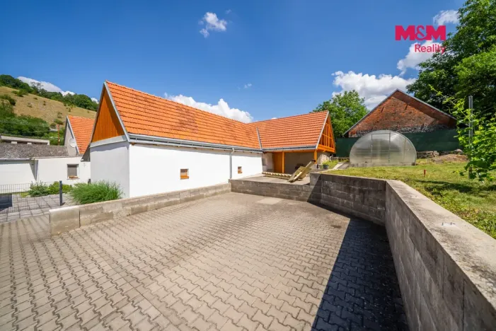 Prodej rodinného domu, Blansko - Lažánky, 275 m2