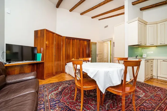 Pronájem bytu 1+kk, Praha - Vinohrady, Italská, 41 m2