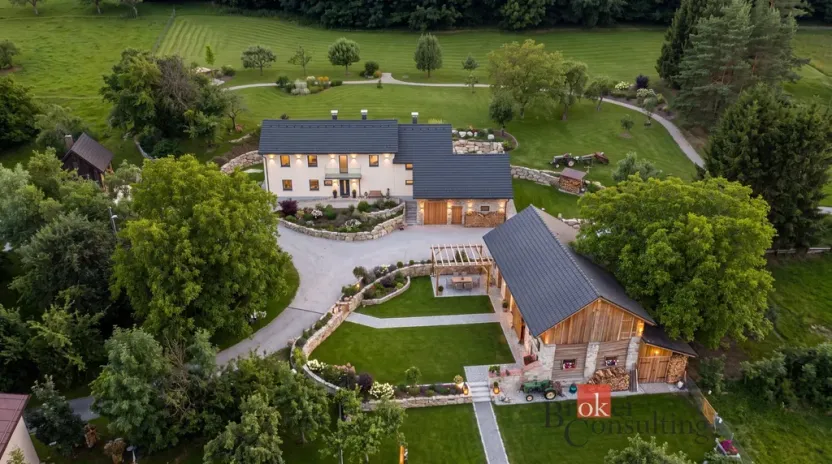 Prodej rodinného domu, Frýdštejn - Sestroňovice, 300 m2