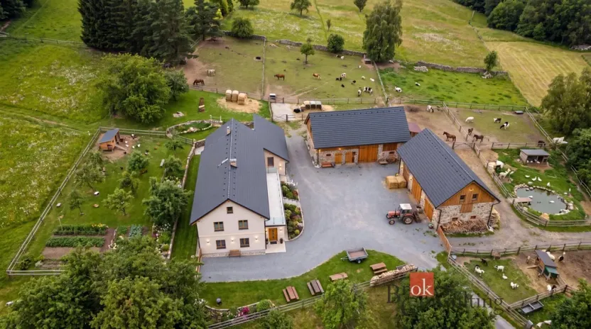 Prodej rodinného domu, Frýdštejn - Sestroňovice, 300 m2