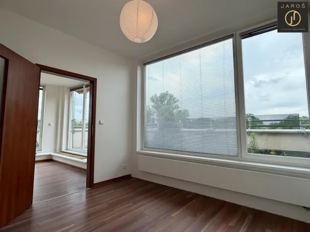 Pronájem bytu 2+kk, Praha - Záběhlice, Harlacherova, 40 m2