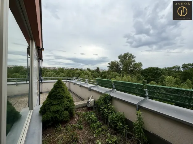 Pronájem bytu 2+kk, Praha - Záběhlice, Harlacherova, 40 m2