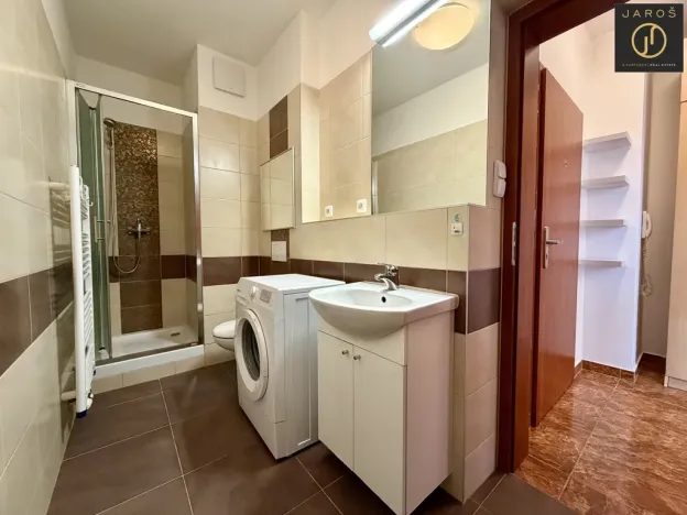 Pronájem bytu 2+kk, Praha - Záběhlice, Harlacherova, 40 m2