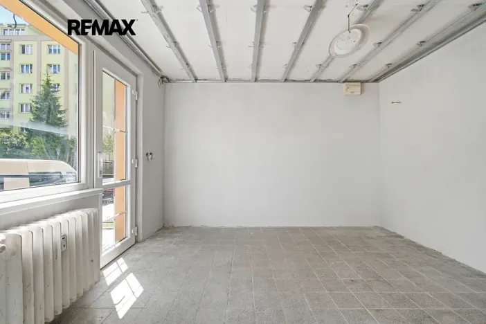 Prodej obchodního prostoru, Plzeň, Rokycanská, 27 m2