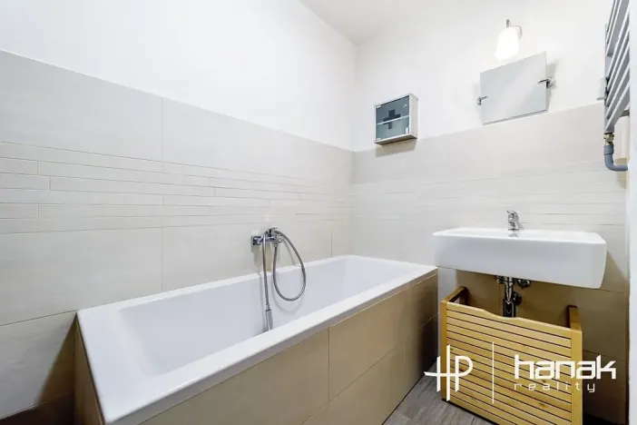Pronájem bytu 2+1, Olomouc, tř. Svornosti, 54 m2