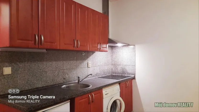 Pronájem bytu 1+kk, Praha - Vysočany, Freyova, 35 m2