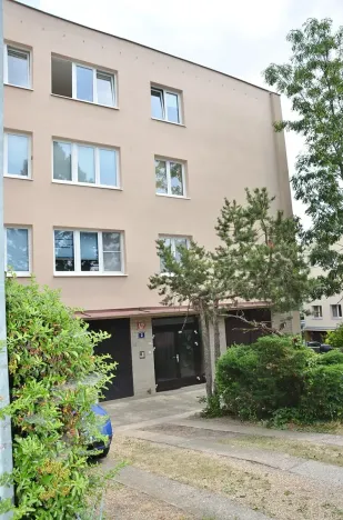 Pronájem bytu 3+1, Praha, Od Vysoké, 77 m2