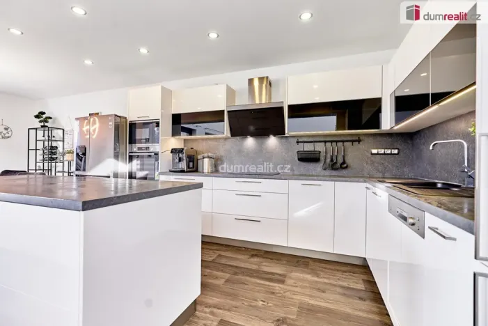 Prodej rodinného domu, Nová Role - Mezirolí, 136 m2