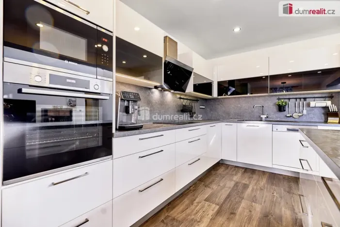 Prodej rodinného domu, Nová Role - Mezirolí, 136 m2