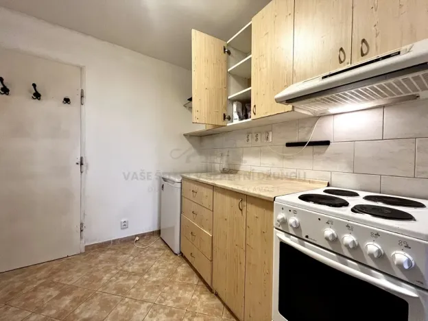 Pronájem bytu 3+1, Praha - Strašnice, Pod strání, 42 m2