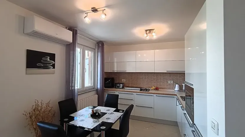 Prodej bytu 3+kk, Pula, Chorvatsko, Valsaline, 70 m2