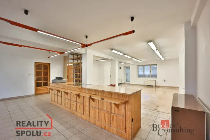 Pronájem obchodního prostoru, Libáň, náměstí Svobody, 100 m2