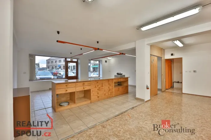 Pronájem obchodního prostoru, Libáň, náměstí Svobody, 100 m2