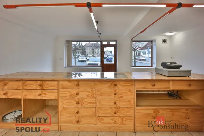 Pronájem obchodního prostoru, Libáň, náměstí Svobody, 100 m2
