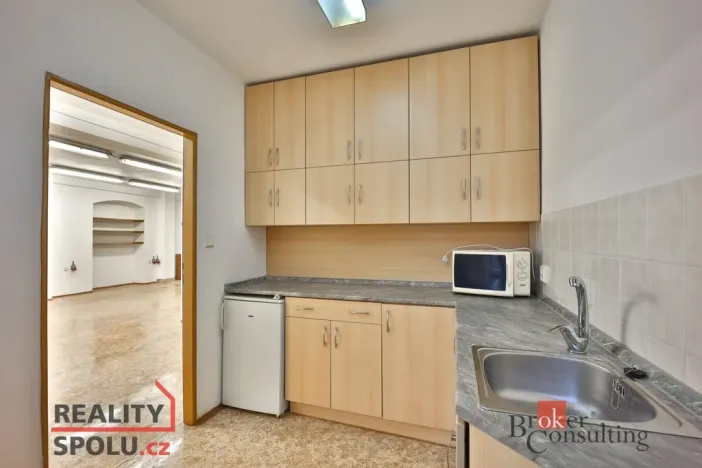 Pronájem obchodního prostoru, Libáň, náměstí Svobody, 100 m2