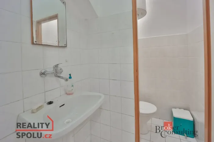 Pronájem obchodního prostoru, Libáň, náměstí Svobody, 100 m2