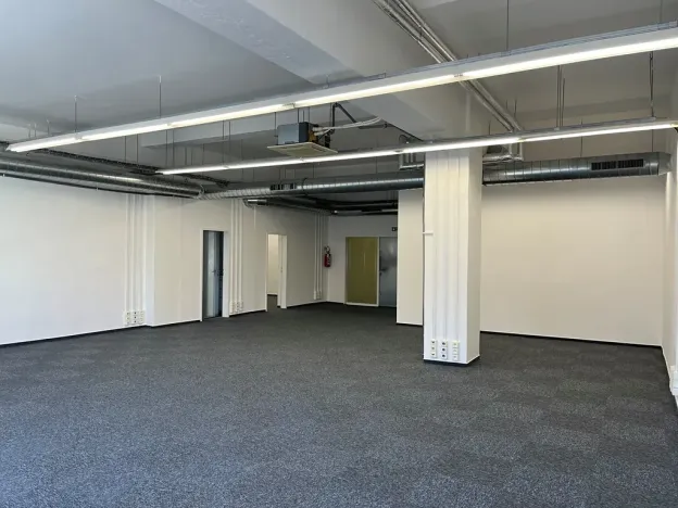 Pronájem kanceláře, Praha - Holešovice, Jankovcova, 158 m2