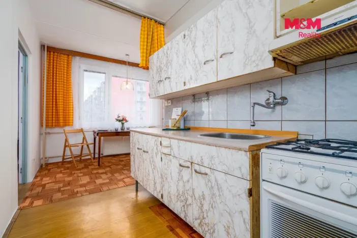 Prodej bytu 2+1, Hostinné, Sídliště, 68 m2