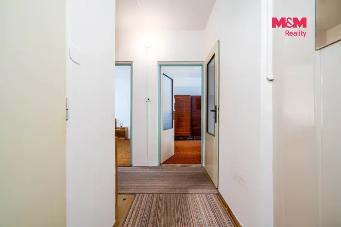 Prodej bytu 2+1, Hostinné, Sídliště, 68 m2