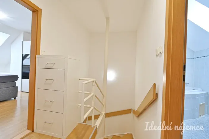 Pronájem bytu 2+kk, Brno, Marie Kudeříkové, 73 m2