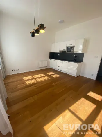 Pronájem bytu 1+kk, Praha, Peckova, 32 m2