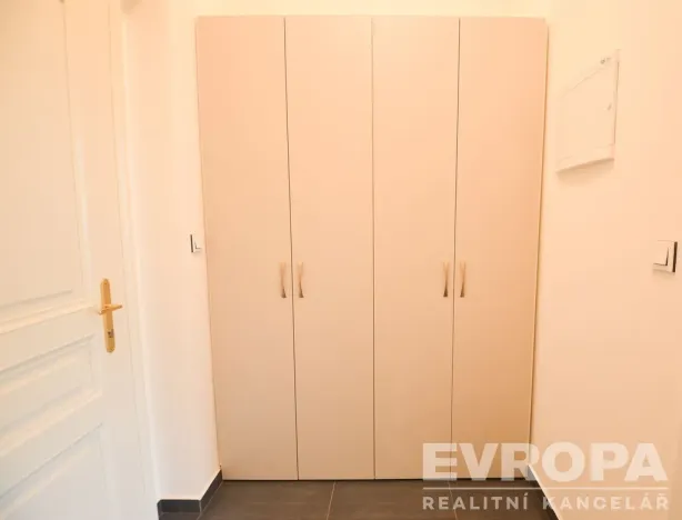 Pronájem bytu 1+kk, Praha, Peckova, 32 m2