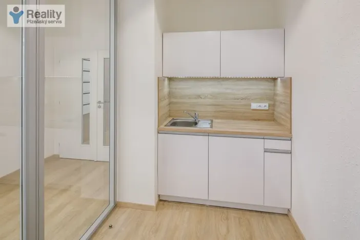 Pronájem kanceláře, Plzeň - Jižní Předměstí, Kovářská, 88 m2