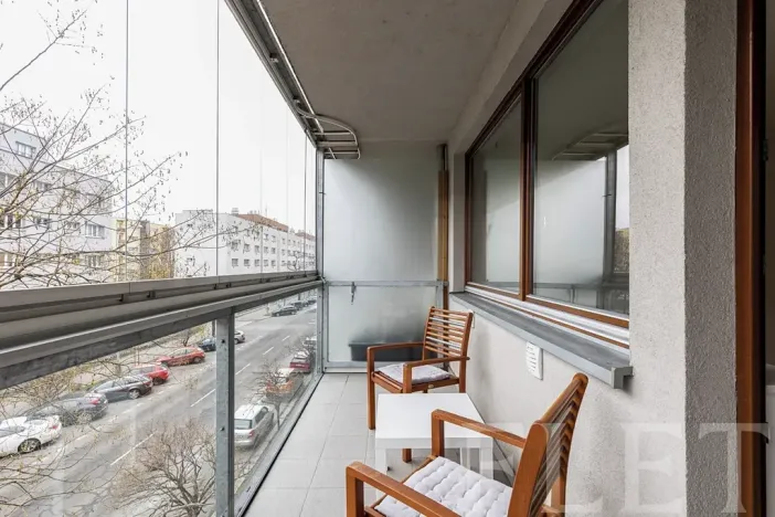 Pronájem bytu 1+kk, Praha - Holešovice, Osadní, 49 m2