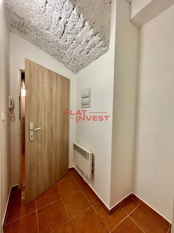 Pronájem bytu 1+1, Praha - Smíchov, Křížová, 37 m2