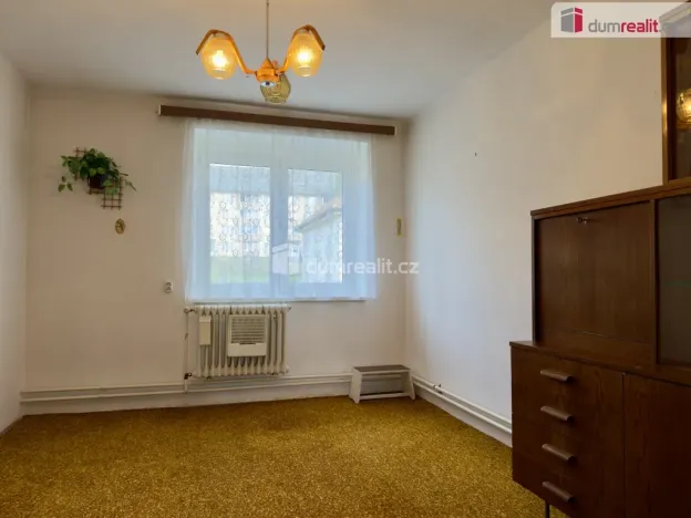 Prodej bytu 3+1, Teplá, Školní, 72 m2