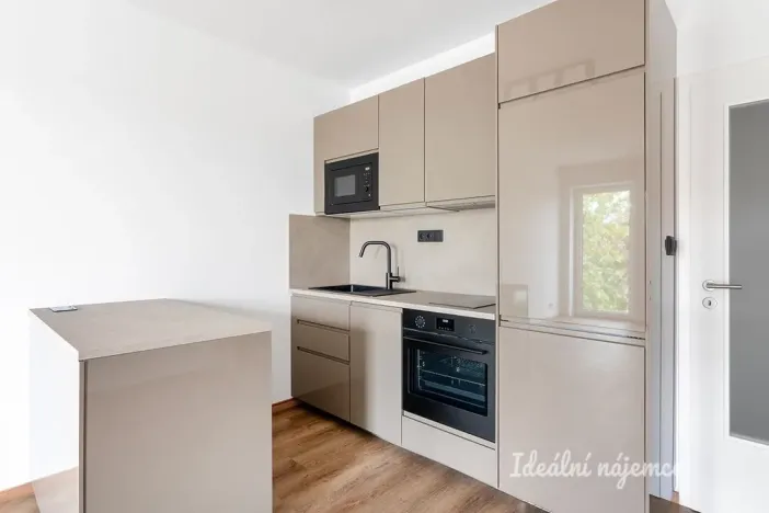 Pronájem bytu 1+kk, Praha - Čakovice, Danielova, 36 m2