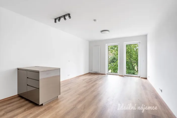 Pronájem bytu 1+kk, Praha - Čakovice, Danielova, 32 m2