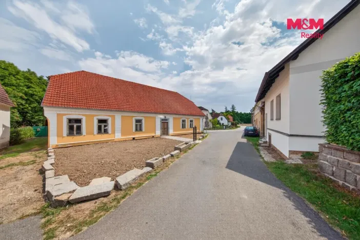 Prodej rodinného domu, Uzeničky - Černívsko, 163 m2