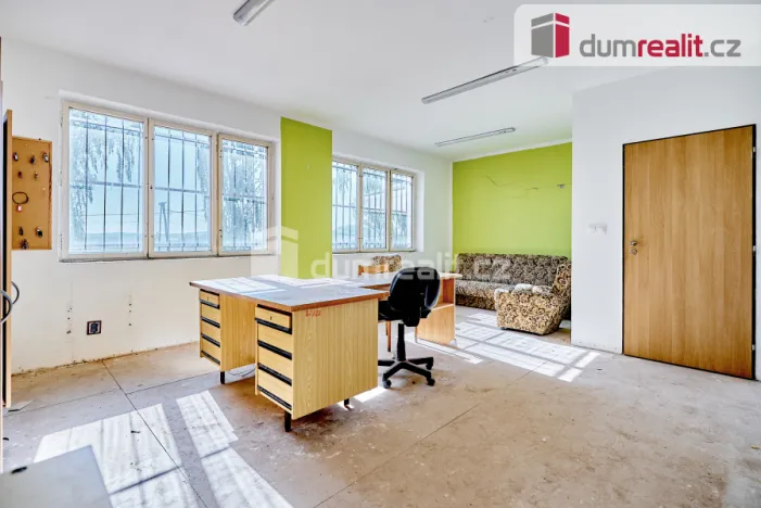 Prodej výrobních prostor, Štědrá, 2500 m2
