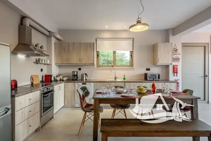 Prodej bytu 6+kk a větší, Stalos, Řecko, 373 m2