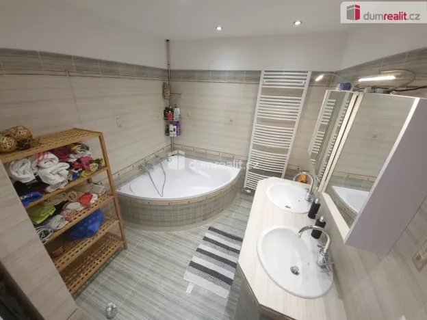 Prodej bytu 4+kk, Vochov, 85 m2