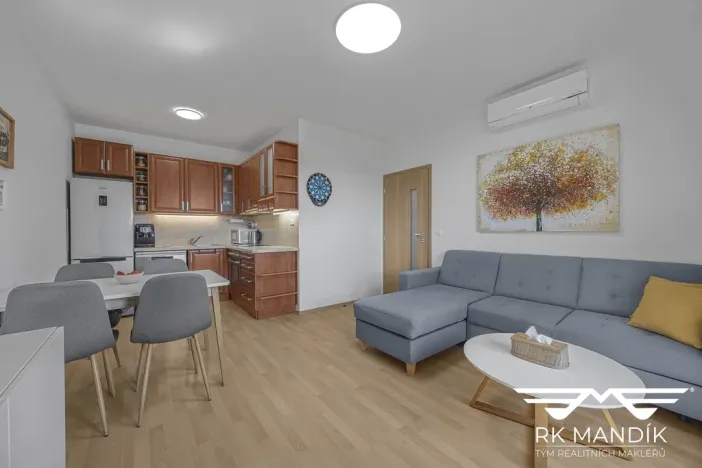 Pronájem bytu 2+kk, Zbuzany, Lomená, 43 m2