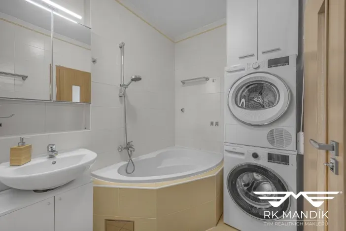 Pronájem bytu 2+kk, Zbuzany, Lomená, 43 m2