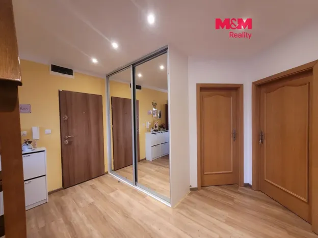 Prodej bytu 4+kk, Praha - Újezd nad Lesy, Rohožnická, 97 m2