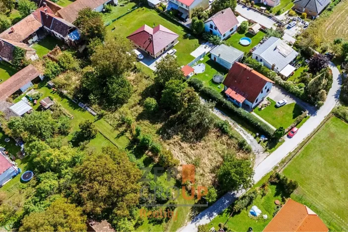 Prodej pozemku pro bydlení, Strážkovice, 1703 m2