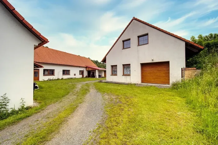 Prodej rodinného domu, Čmelíny, 450 m2