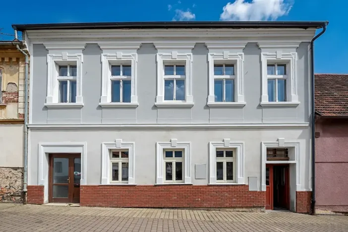 Prodej činžovního domu, Švihov, nám. T. G. Masaryka, 240 m2